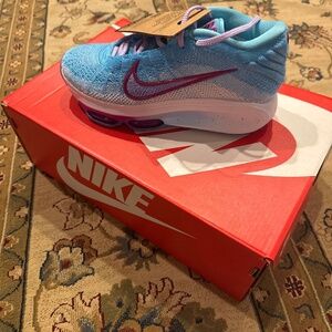 Women’s w.G.T hustle 3 pb size 7 basketball shoes special edition nwt